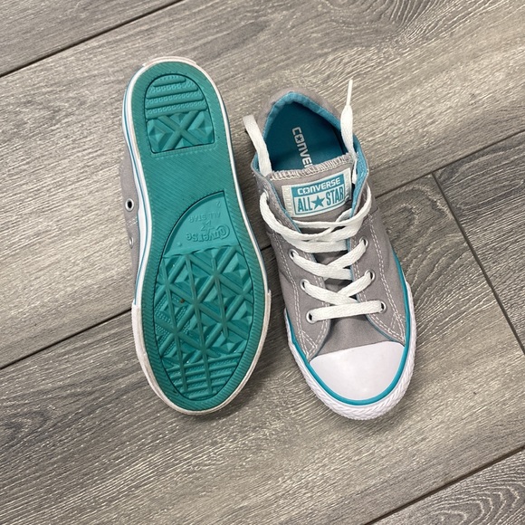 Converse shoes 👟 🤍 - Picture 3 of 3